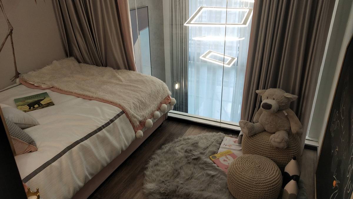 鸿翔芮丽