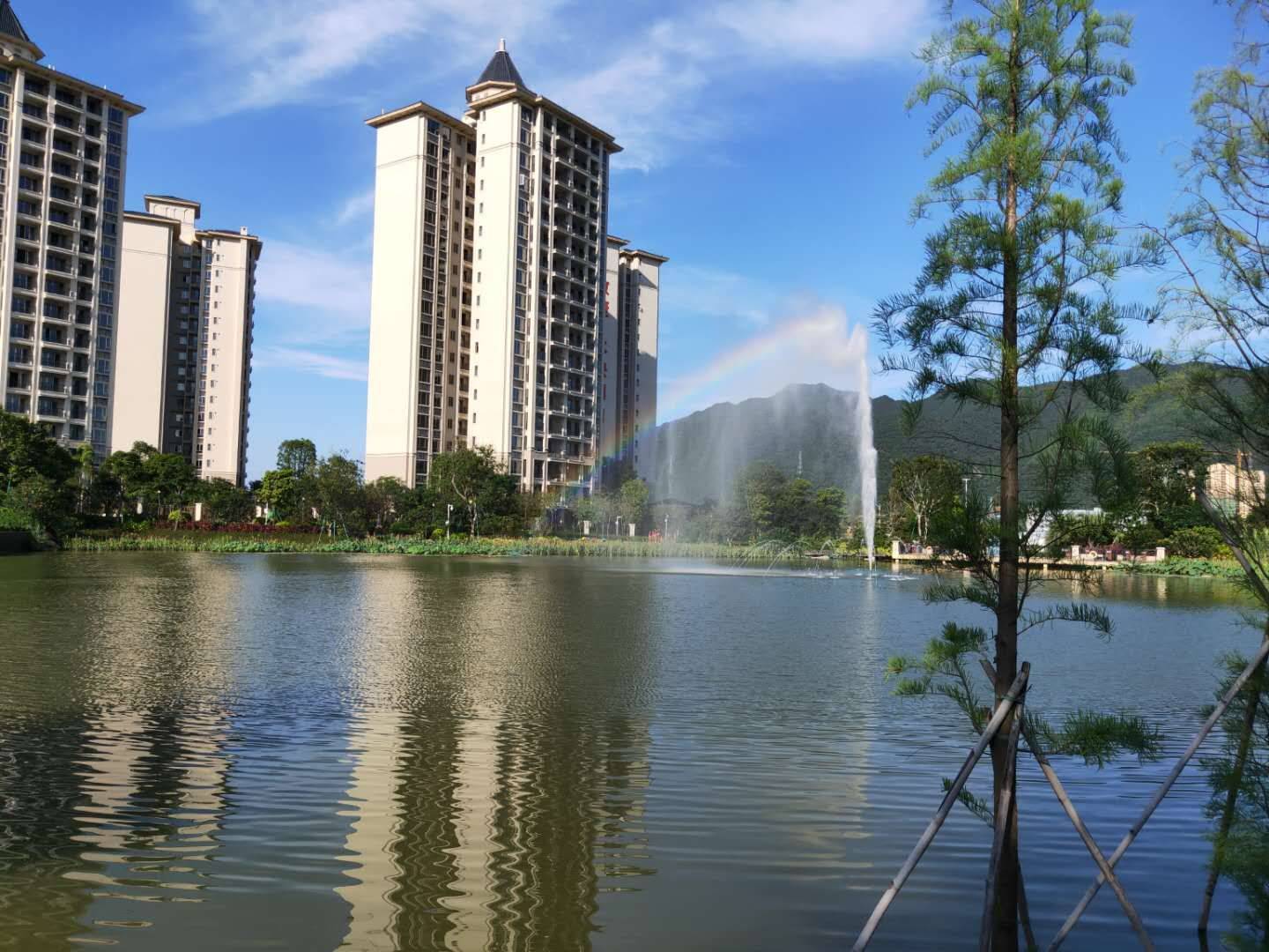 敏捷水映澜山