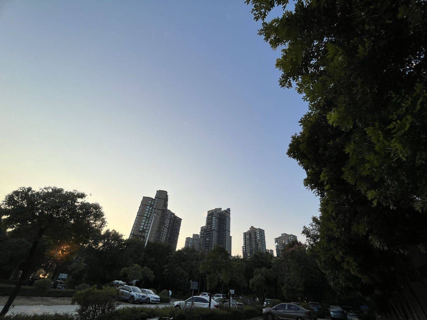 鼎峰公园豪庭