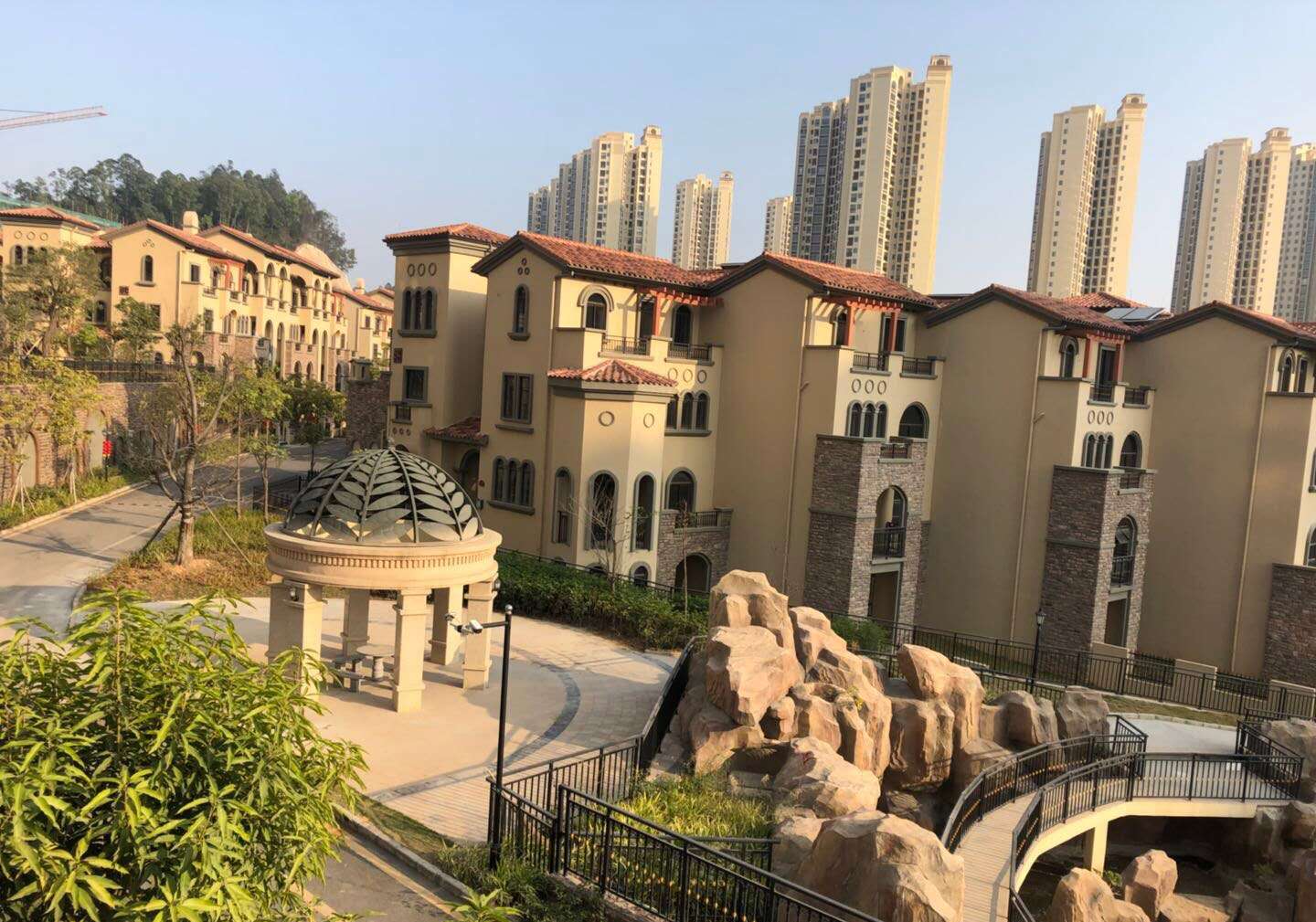 江滨华府