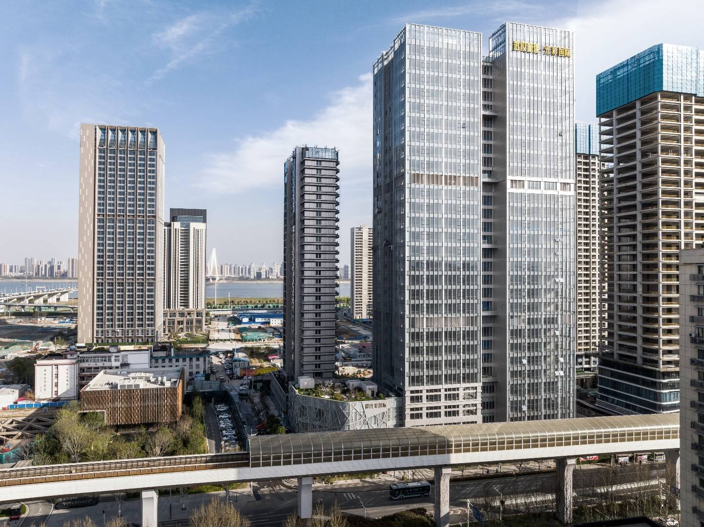 武汉城建光彩国际