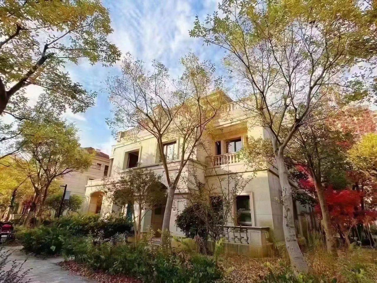 嘉盛龙庭