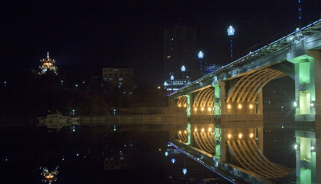 金色水岸