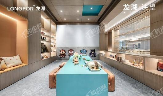 龙湖&middot;泱望