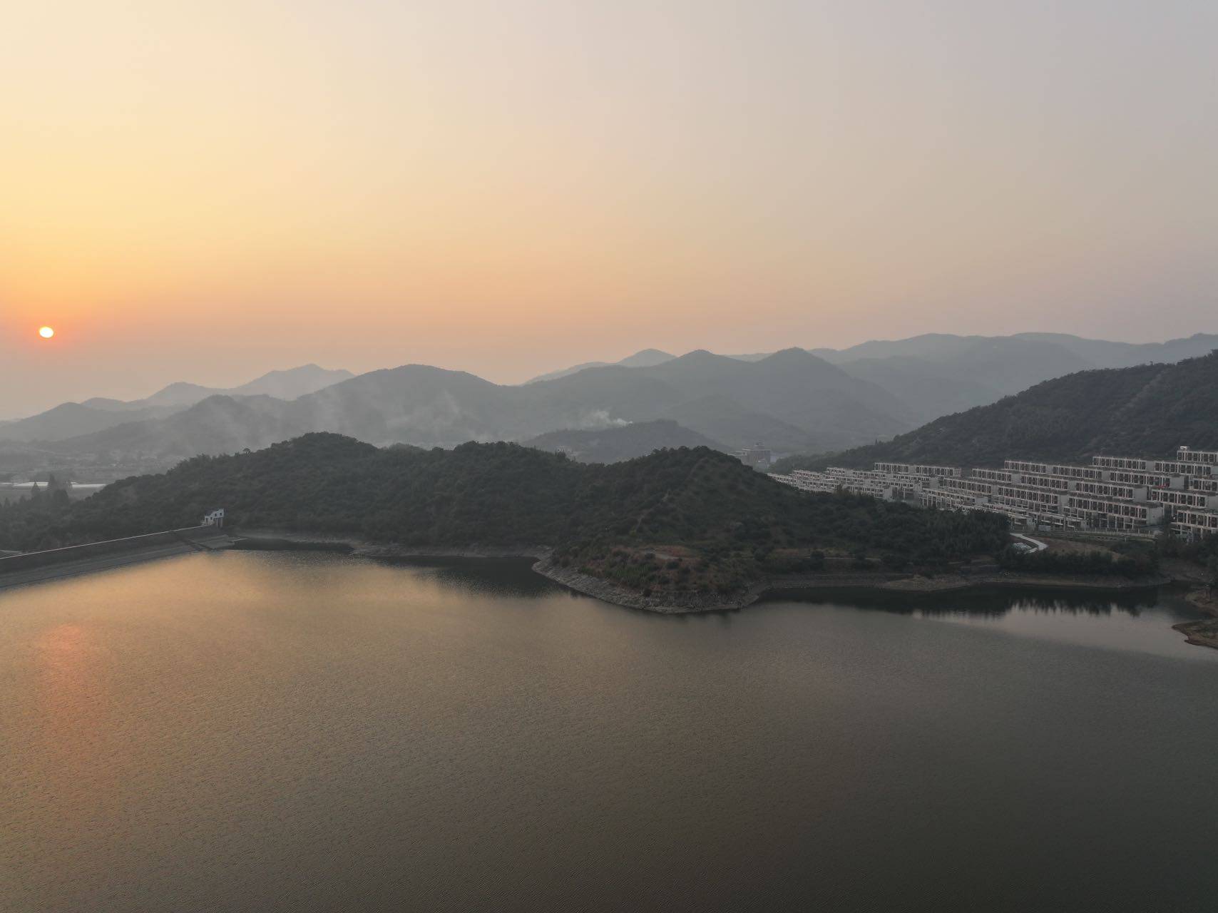 中南菩悦春山听湖院