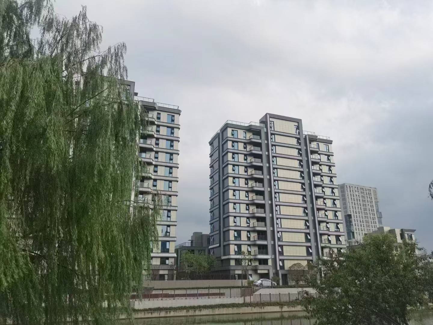 嘉隆骏二期