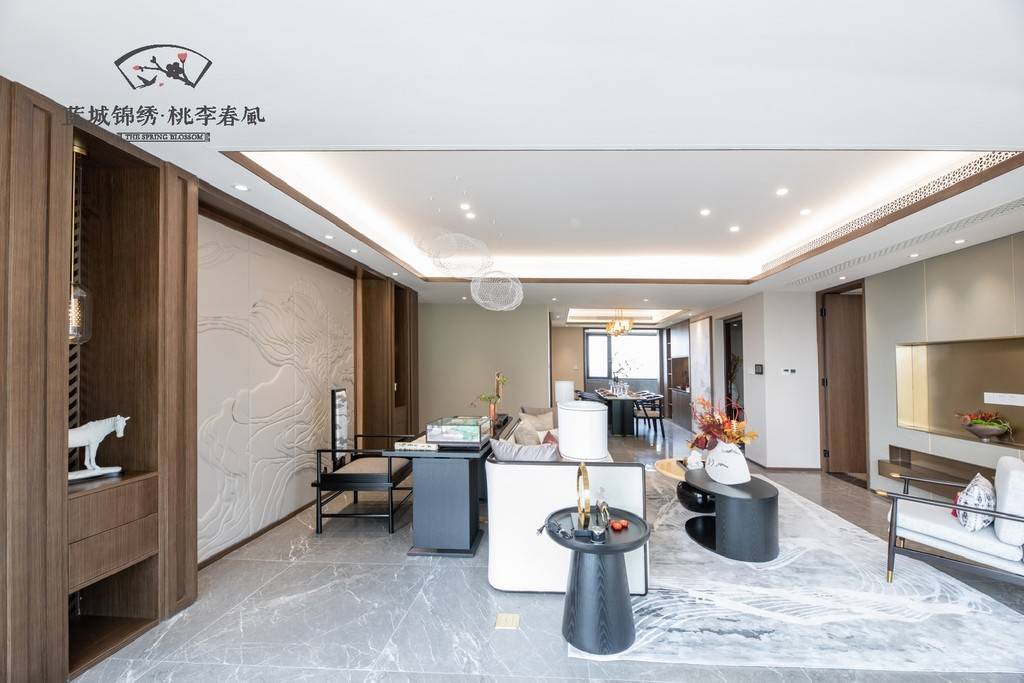 蓝城锦绣桃李春风