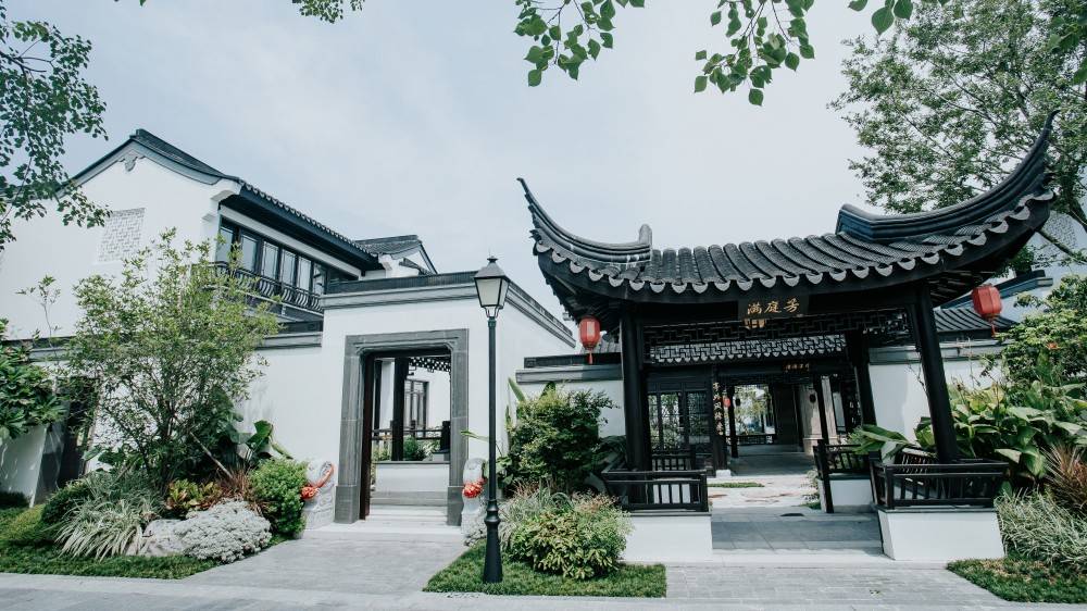 鸿升春江明月