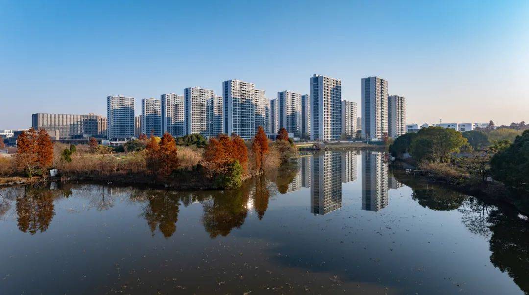 华景川湖沁宸园