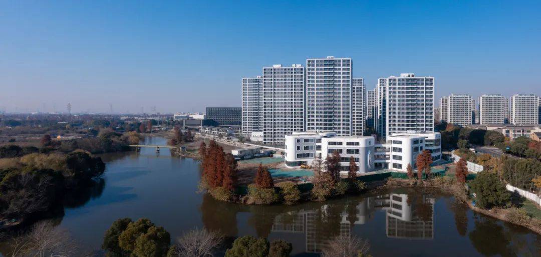 华景川湖沁宸园